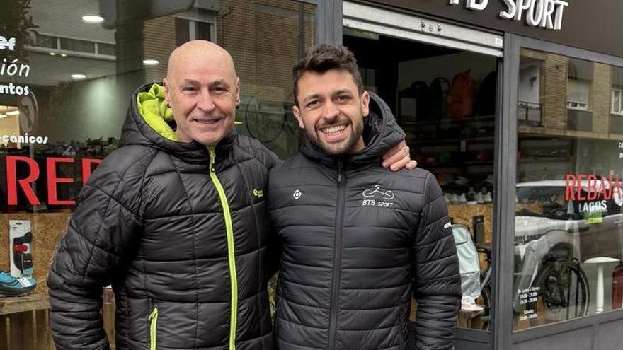 El exciclista José Recio, de turismo por Cangas de Onís