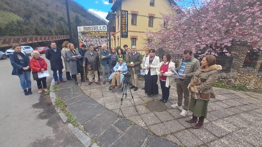 Mauthausen ya tiene tren de vuelta: Mieres rinde homenaje a las víctimas del nazismo