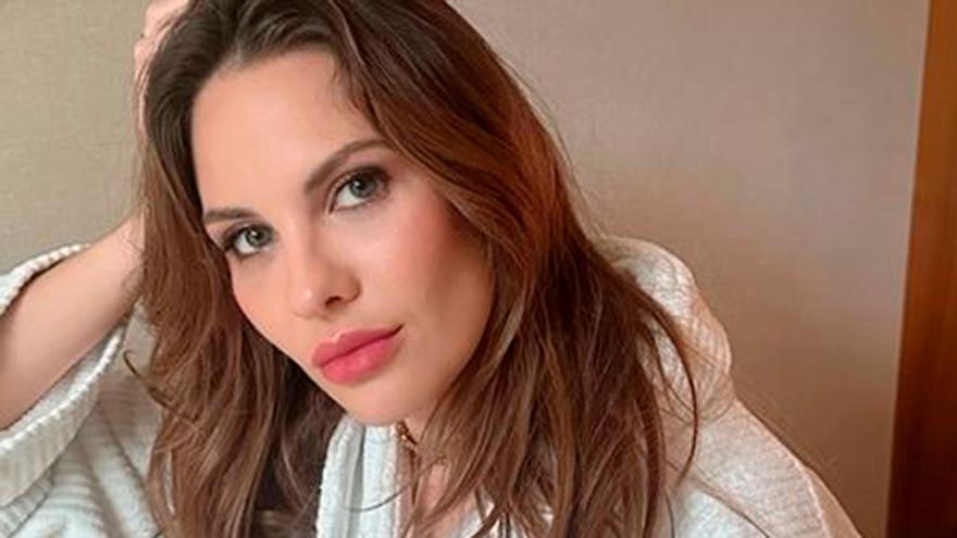 Jessica Bueno llega en Asturias y se enamora al instante de este rincón de Oviedo: «Parece de los Bridgerton»