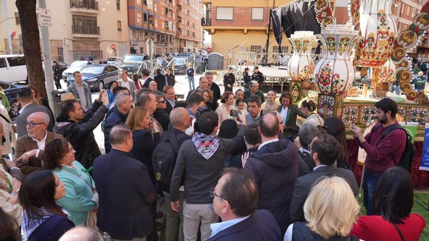 Mazón es increpado en Castellón y reitera que no se plantea declarar como testigo