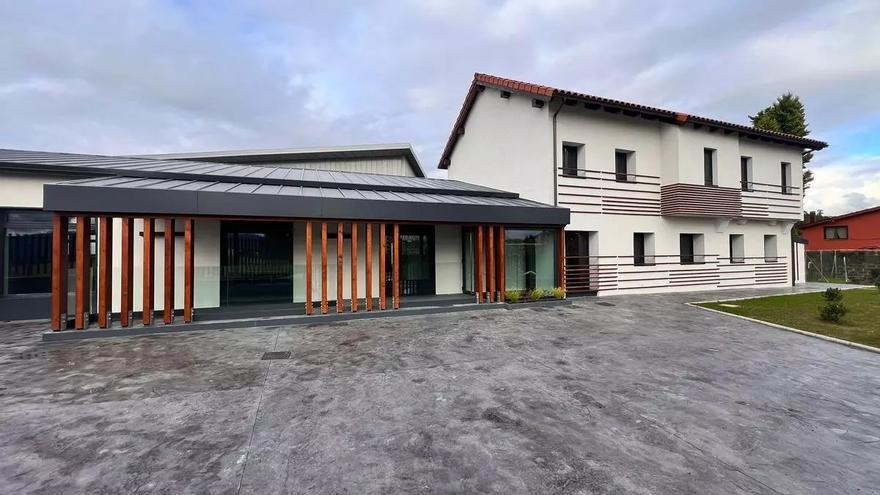 Puertas abiertas en las escuelinas de Llanera: «La Parpayuela» y Bernardo Sopeña muestran sus instalaciones y servicios