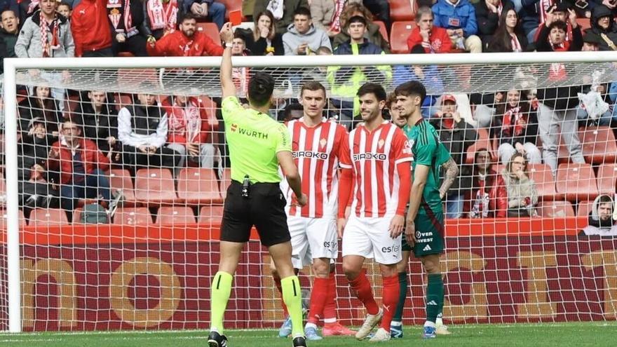 Un barco a la deriva en un domingo de penales