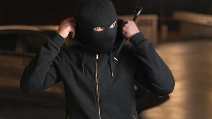 El truco del ‘relay’ con el que los ladrones tardan solo dos minutos en llevarse tu coche