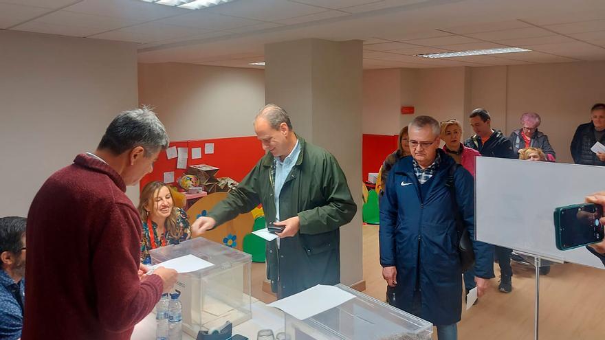 En marcha la votación para elegir al secretario general del PSOE de Gijón: Monchu García y Fran López, las opciones