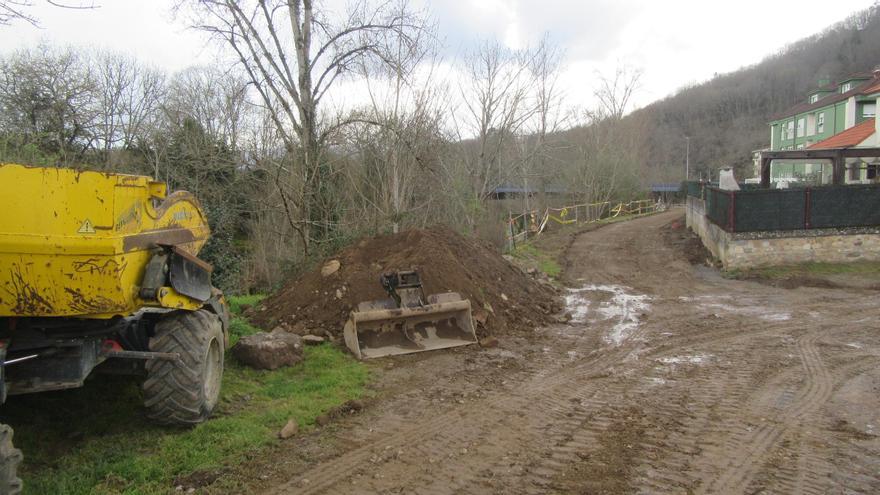 La senda verde de la ribera del Sella, en Cangas de Onís, empieza a hacerse realidad