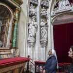 Los retablos laterales del Rey Casto ganan luminosidad tras su rehabilitación