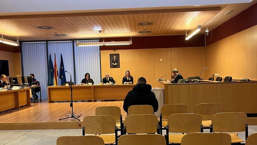 Un camarero acusado de vender cocaína niega los hechos