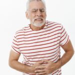 ¿Qué es un aneurisma aórtico abdominal y qué riesgos puede tener para el paciente?