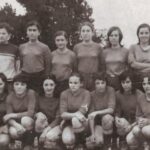 La Unión Deportiva La Espina celebra el 8M recordando a las pioneras del fútbol en el pueblo: «Ellas también son nuestra historia»