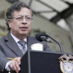 Petro propone una consulta popular para salvar las reformas de salud y laboral