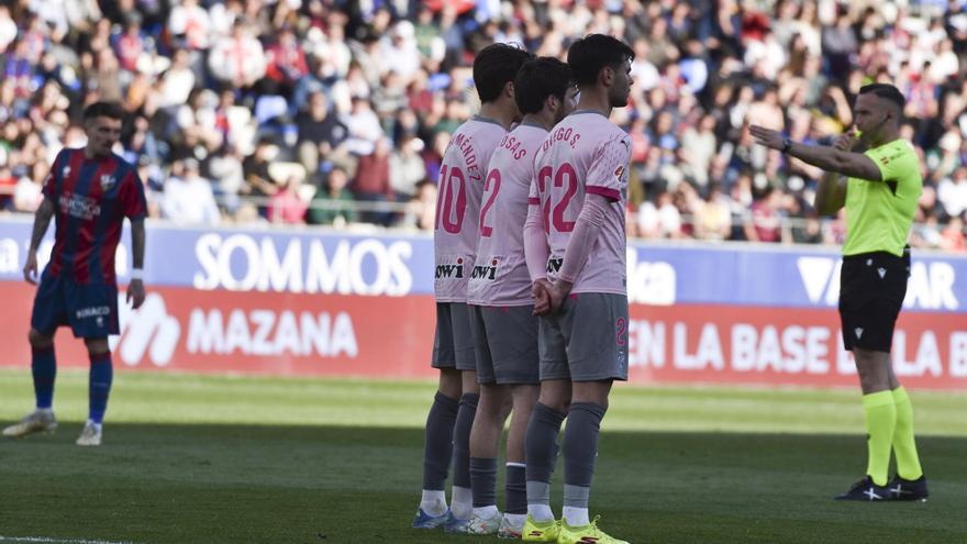 La opinión tras los partidos del Oviedo y el Sporting: El lío va a más