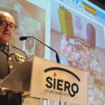 El comisario Manuel Alberto Aragón, premio «Pueblo de Lugones»