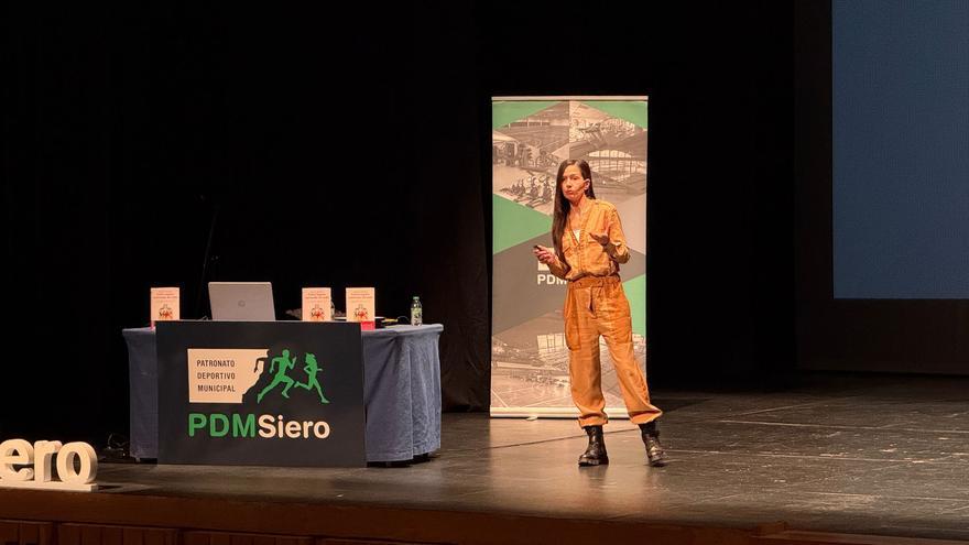 Una brújula para navegar por el supermercado: Beatriz Robles desvela las claves del etiquetado alimentario en Siero