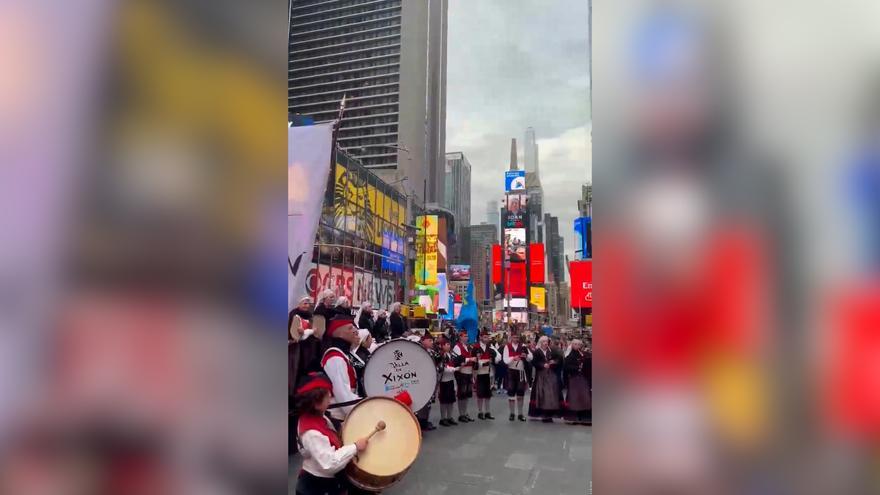 Así suena ‘Asturias, Patria Querida’ en Times Square