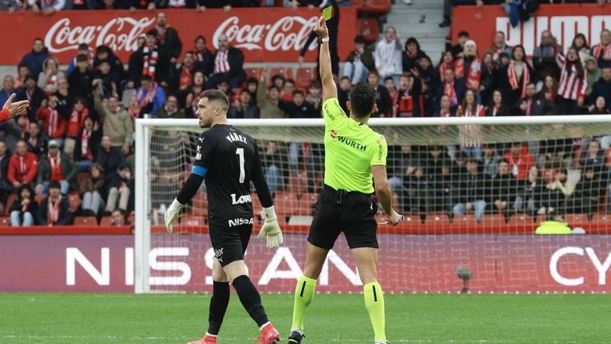 El Sporting recurre la expulsión a Yáñez: la intervención del VAR, en el ojo de la polémica