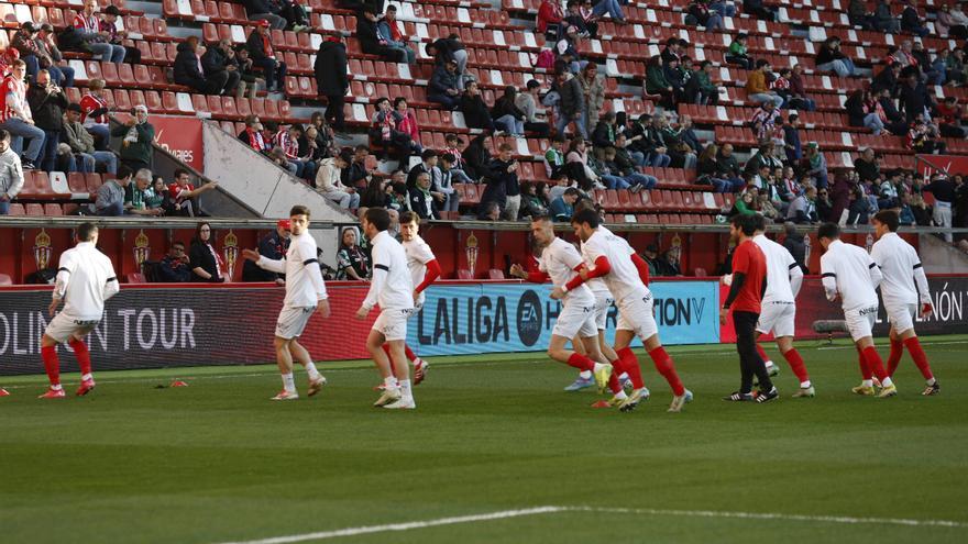 El partido entre el Sporting y el Racing de Santander, en imágenes