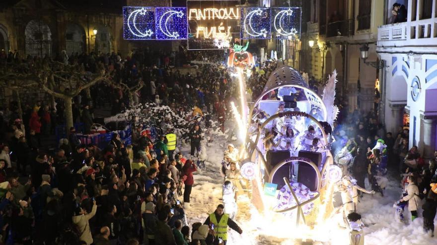 Lo que les costó a los avilesinos tener una semana de folixa por el Antroxu: 350.000 euros