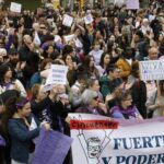 VÍDEO: Asturias sale a la calle en la gran marcha del 8M en Gijón