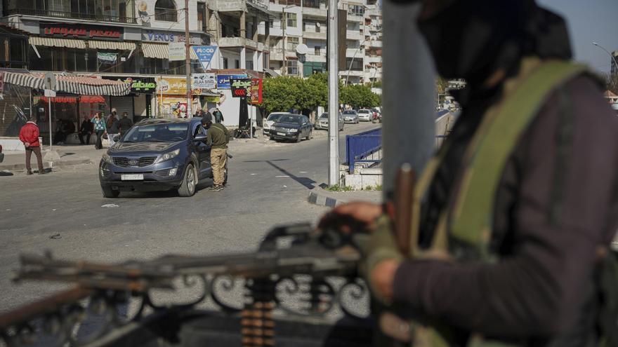 Terror entre los civiles alauís de Siria, tras la matanza contra esta minoría: «Tengo mucho miedo, no quiero volver a casa»