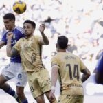 Golpe de suerte, golpe de fe: victoria agónica del Oviedo de Paunovic (2-1) ante el Málaga