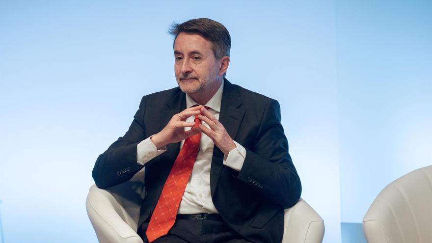 Repsol amplía su red de alianzas verdes y se asocia con el gigante Schroders por 580 millones en renovables en España