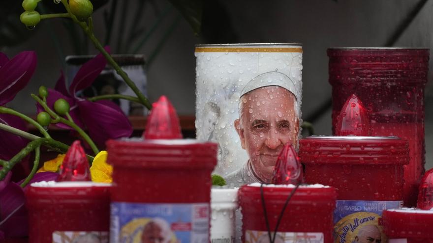 El Papa sigue estable y continúa gradualmente su mejoría tras 30 días hospitalizado