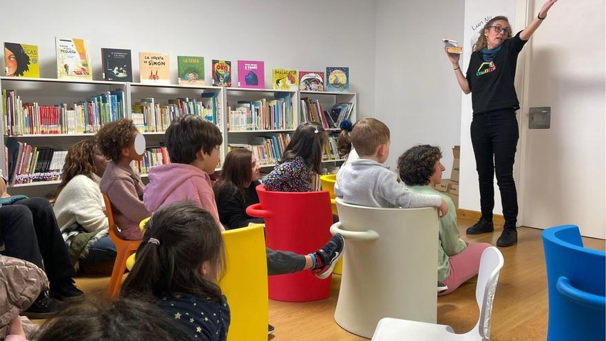 Villaviciosa acomete un plan de mejora en la biblioteca municipal, que amplía servicios, horarios y la potencia «como espacio cultural de alto valor»