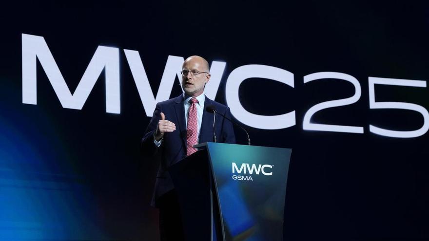 El enviado de Trump usa el Mobile para cargar contra la regulación tecnológica de Europa