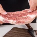 Soy carnicero y esto es lo que tienes que hacer para que las costillas de cerdo queden perfectas en casa
