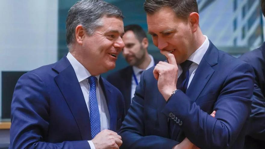 El presidente del Eurogrupo asume la renuncia a la disciplina fiscal en nombre de la seguridad