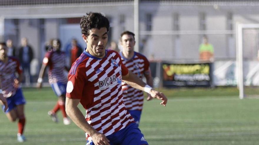 1-1: El Llanera deja escapar dos puntos en el tramo final en un duelo clave por la permanencia ante el Compostela