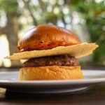 Una de las mejores hamburguesas de España se sirve en Gijón (y esta es la receta)