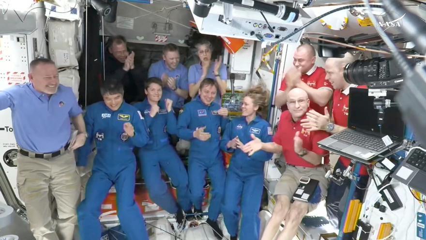 Los astronautas ‘atrapados’ en la Estación Espacial desde hace nueve meses regresarán a la Tierra este martes