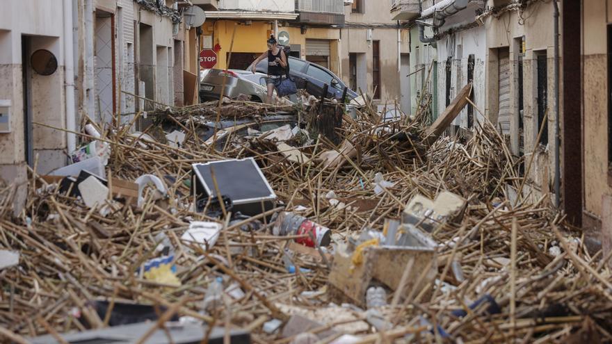 La primera mirada a la devastación: así fue el vuelo sobre la zona cero el día después