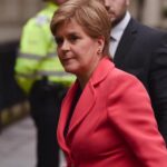 Sturgeon queda libre de cargos en la investigación por corrupción en su partido