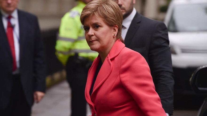 Sturgeon queda libre de cargos en la investigación por corrupción en su partido