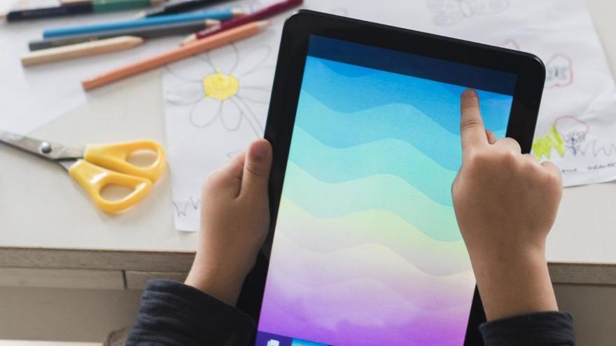El uso de las tabletas en clase explota también en Asturias: padres de la concertada piden seguir a Madrid y limitarlo