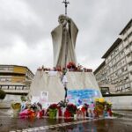 Incertidumbre absoluta en El Vaticano ante el imprevisible desenlace de la hospitalización del Papa