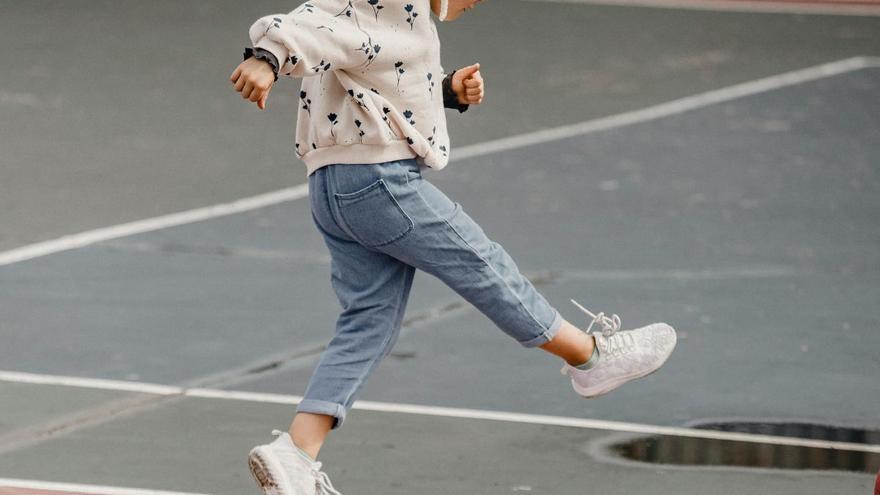¿Buscando zapatillas de niña? Los tres modelos más bonitos, cómodos y en oferta que, además, son los favoritos
