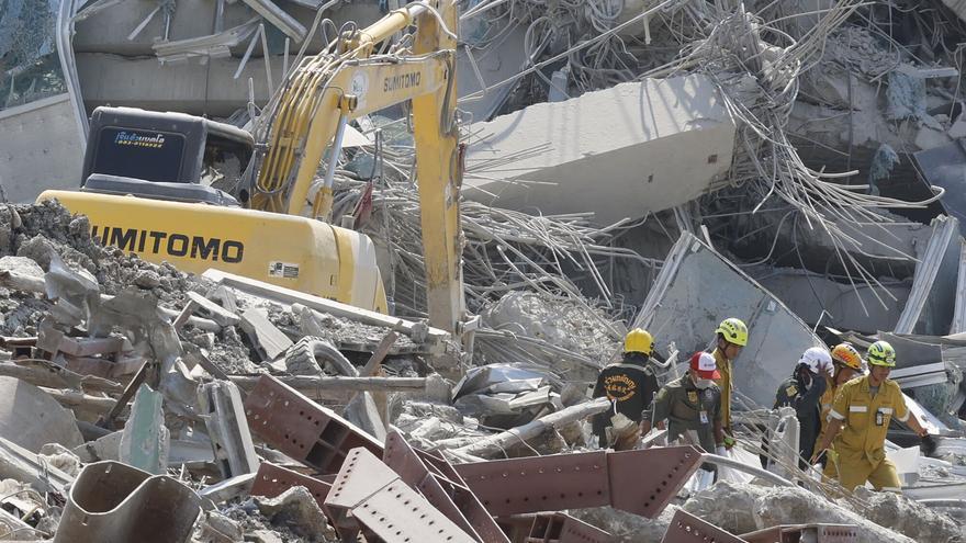 Los vídeos más impactantes del terremoto de Birmania sentido en Tailandia: temblor de tierra, derrumbes de edificios…
