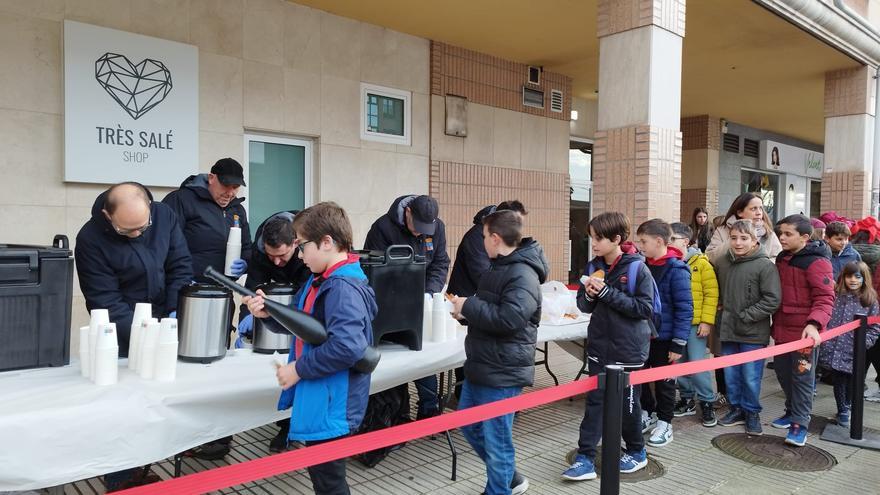 La chocolatada de Antroxu en Lugo de Llanera, un éxito de público
