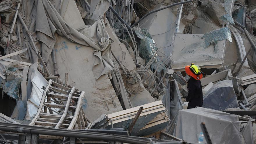 Hallan con vida a un anciano en Naipyidó, Birmania, casi 40 horas después del terremoto