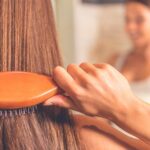 Soy experta en limpieza y esto es lo que le pasa a tu pelo si no limpias correctamente peines y cepillos
