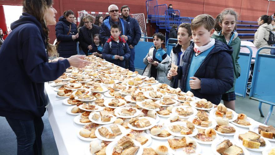 Así fue la merienda solidaria en los jesuitas de Gijón (en imágenes)