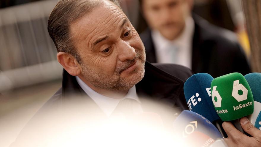 El juez Puente ordena a la UCO que investigue si Ábalos se valía de Koldo para cobrar las mordidas de Aldama
