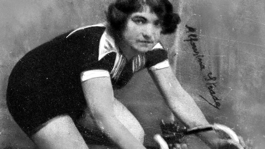 Alfonsina Strada y cómo romper las convenciones sociales con un pantalón corto y una bicicleta vieja