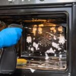 Estás limpiando mal los electrodomésticos: esta es la forma correcta de lavar la nevera, el horno, el lavavajillas…