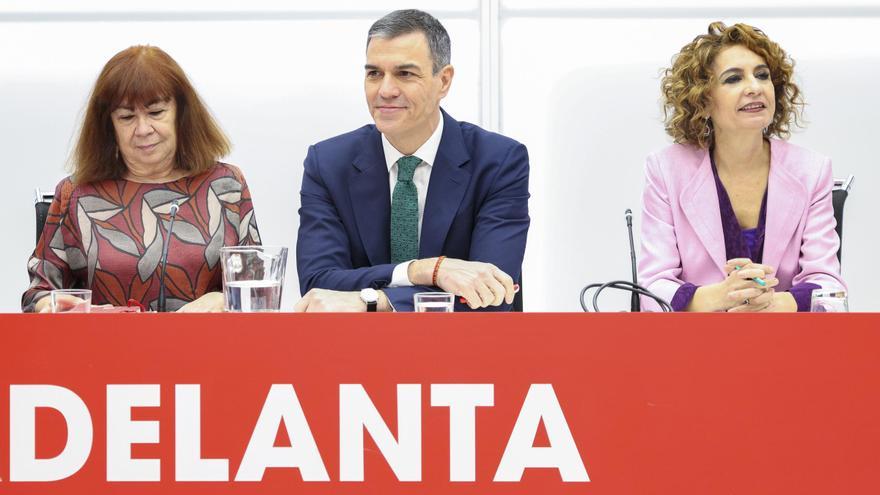 El PSOE minimiza la falta de presupuestos pero ataca la “paralización” de las comunidades del PP sin cuentas públicas