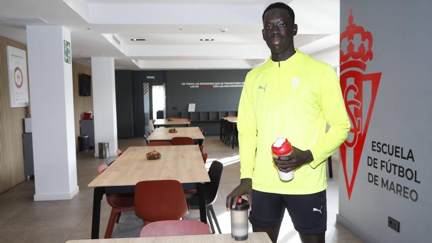 Amadou, la gran novedad de la convocatoria del Sporting