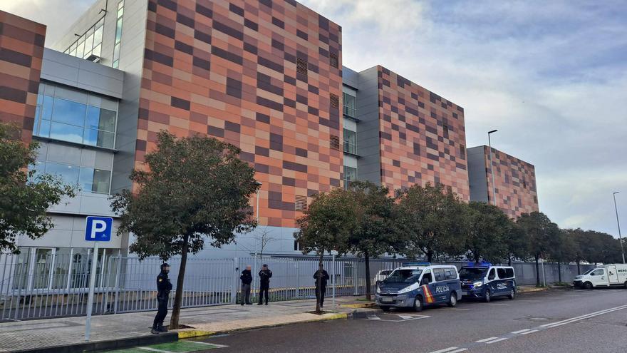 El abogado de la menor detenida por la muerte de la educadora social de Badajoz: «Ella no participó en el homicidio»